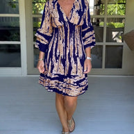 Kleid mit V-Ausschnitt und 3/4-Ärmeln