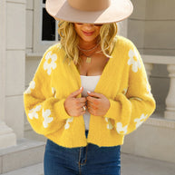 Florale Fuzzy-Strickjacke