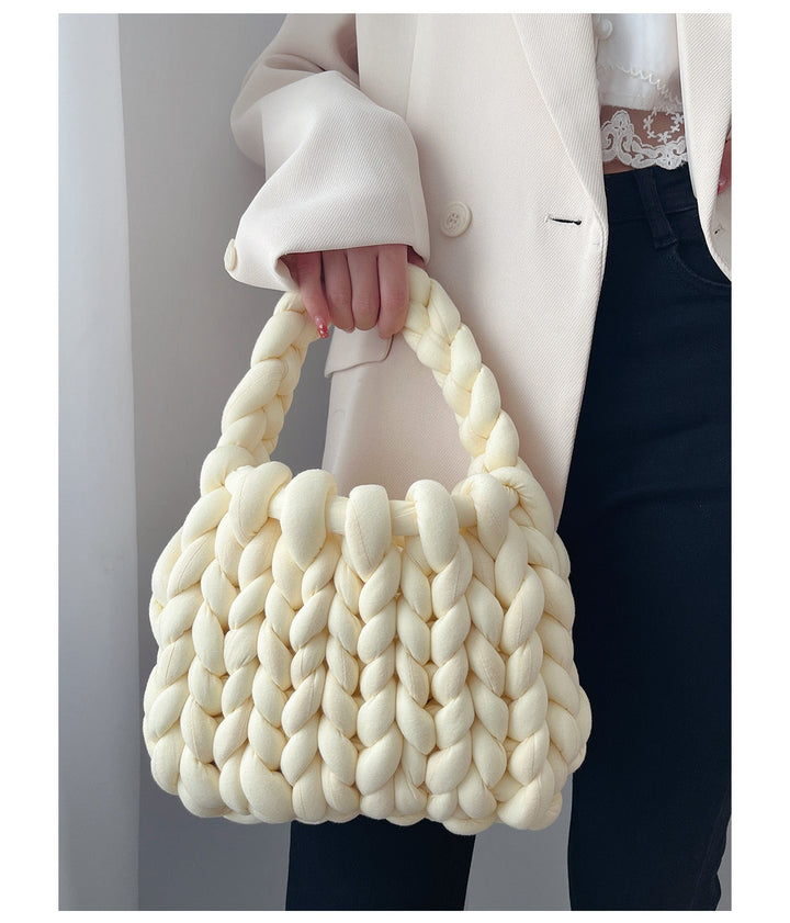 Damen Tasche aus handgewebtem Material