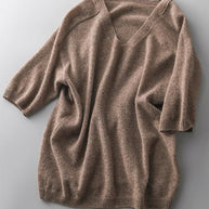 WW | Luxurious soft cashmere V-neck sweater for women