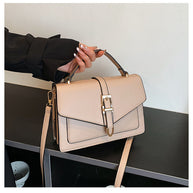 WW | Klassische Schultertasche mit Schnalle