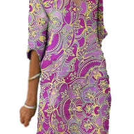 WW | Lässiges Farbenfrohes Paisley-Inspiriertes Kleid mit Dreiviertelärmeln und V-Ausschnitt