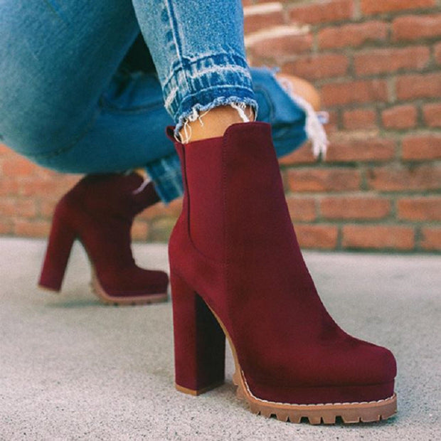 WW | Stiefeletten - Absatzstiefel mit Plateausohle und modernem Design
