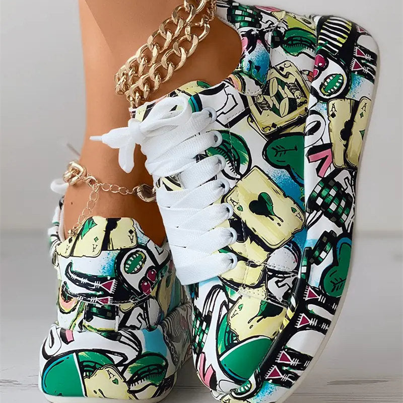 W&W Mode | Lässige Sneakers im Graffiti-Stil für Frauen