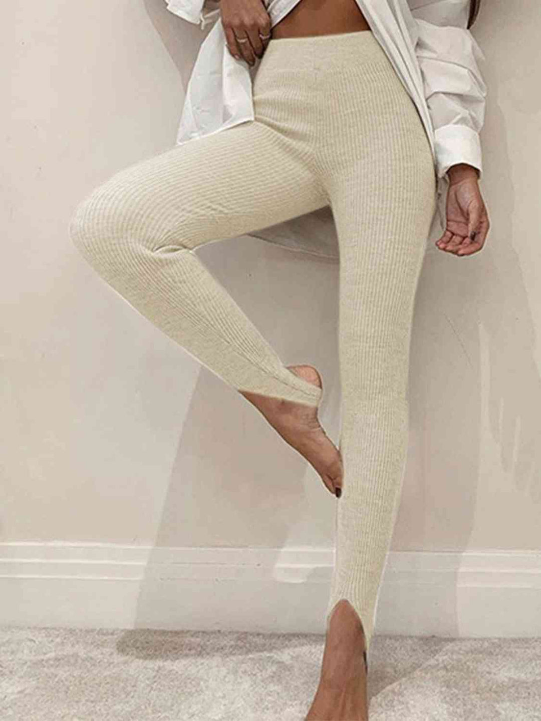 W&W Mode | Geripptes Mittel Taillen Leggings
