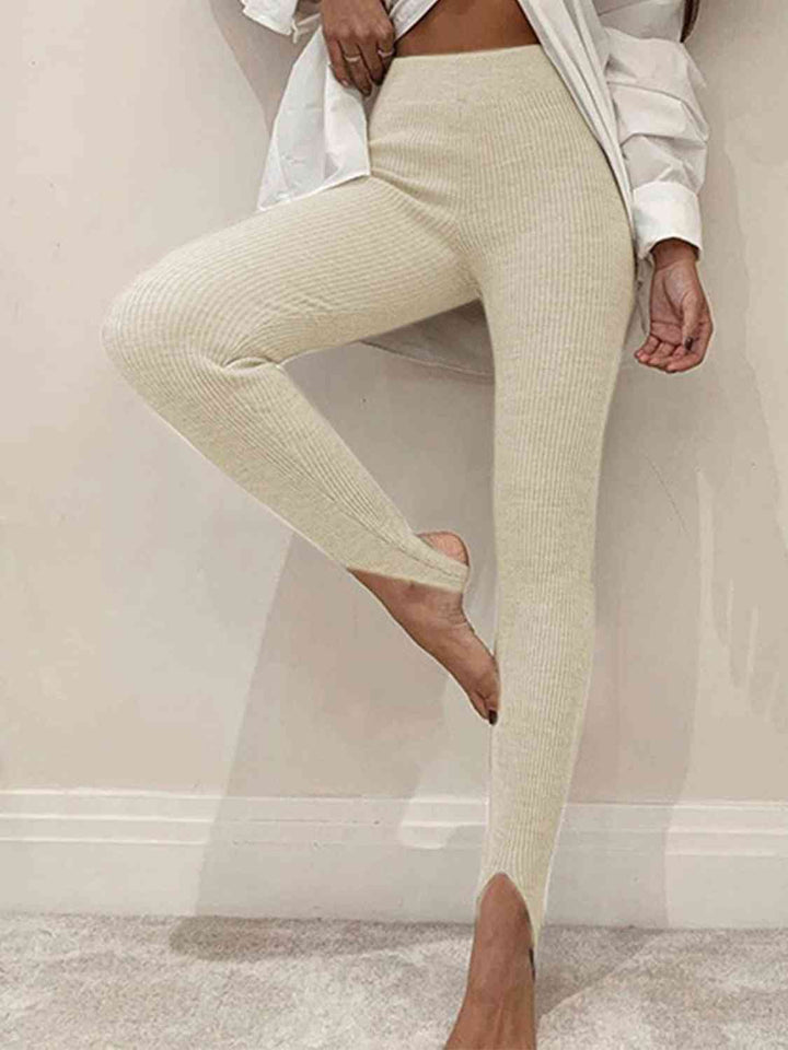 W&W Mode | Geripptes Mittel Taillen Leggings