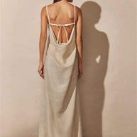 WW | Maxikleid mit V-Ausschnitt und Hohem Blumen-Schlitz