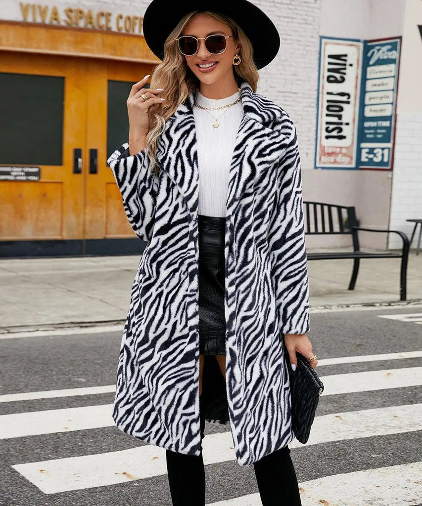 WW | Langer Plüschmantel mit Zebra-Muster