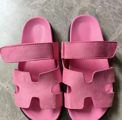 Sandale mit flachem Boden