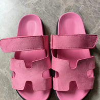 Sandale mit flachem Boden