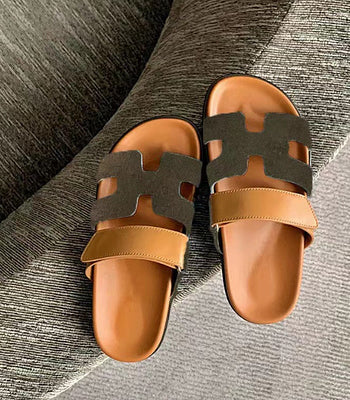 Sandale mit flachem Boden