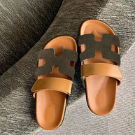 Sandale mit flachem Boden