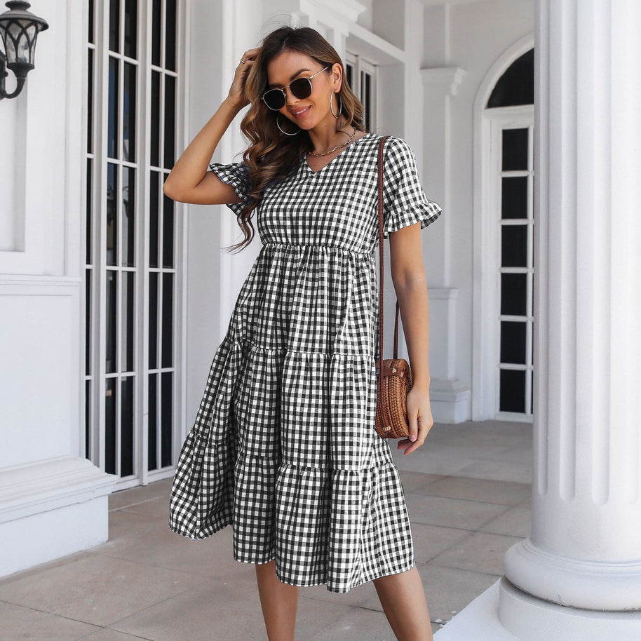 WW | Karierter Midi-Kleid mit Gestuftem Rock und Kurzen Ärmeln