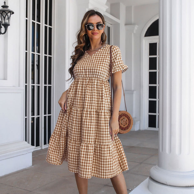 WW | Karierter Midi-Kleid mit Gestuftem Rock und Kurzen Ärmeln