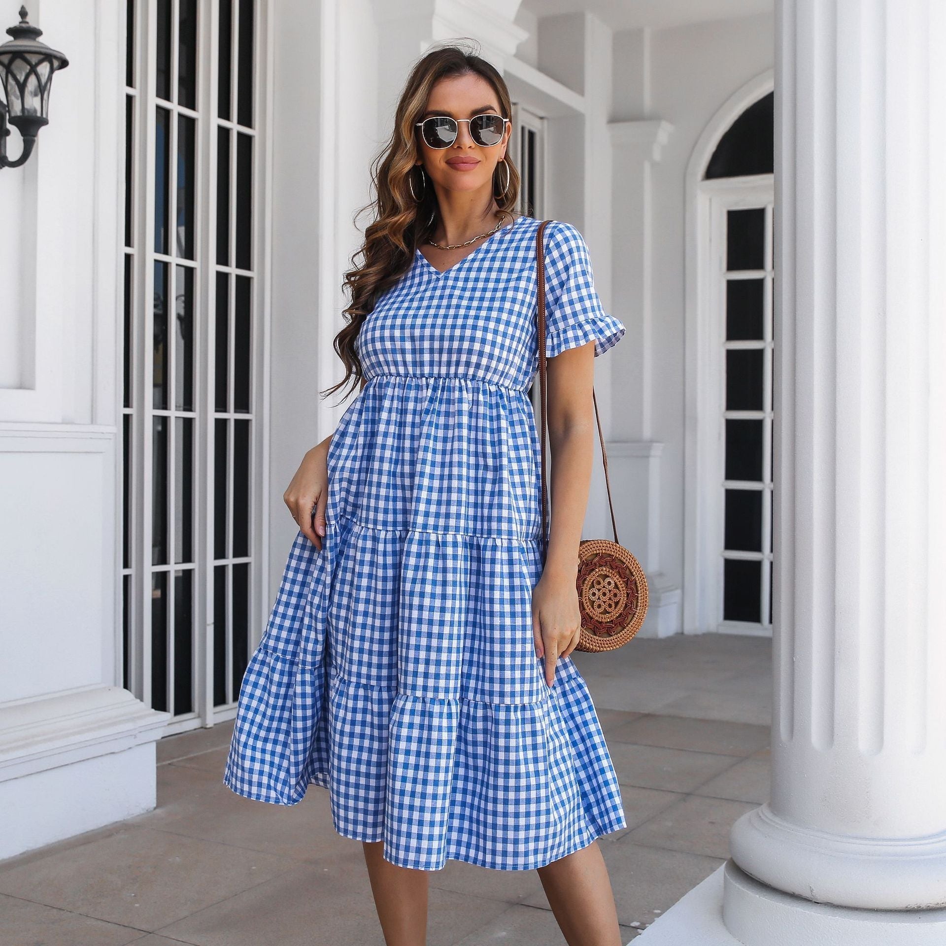 WW | Karierter Midi-Kleid mit Gestuftem Rock und Kurzen Ärmeln