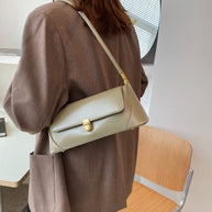 WW - Klassische Baguette-Schultertasche im Vintage-Stil