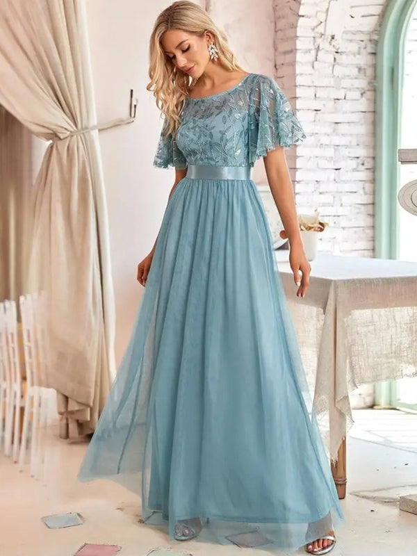 Damen Abendkleid in Maxilänge mit funkelnden Mesh-Blattmotiven