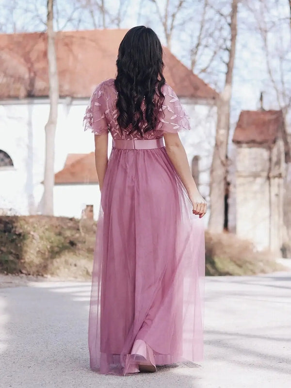 Damen Abendkleid in Maxilänge mit funkelnden Mesh-Blattmotiven