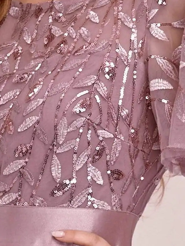 Damen Abendkleid in Maxilänge mit funkelnden Mesh-Blattmotiven
