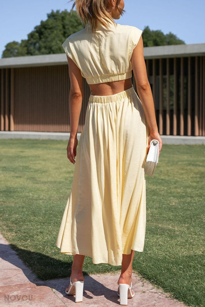 Midikleid mit Ausschnitt