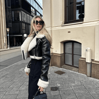 aus Lederimitat mit Crop Top