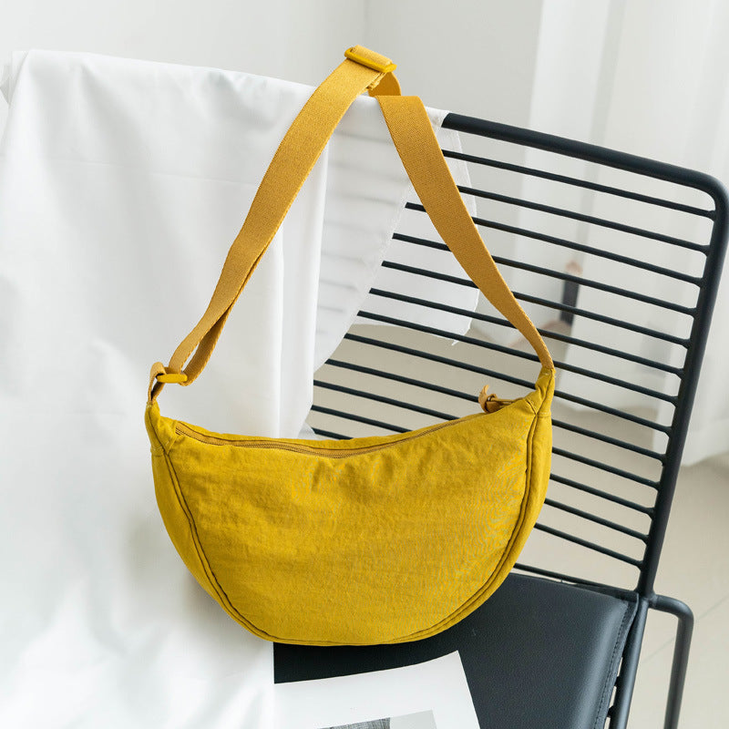 WW | Stilvolle Half Moon Crossbody Tasche