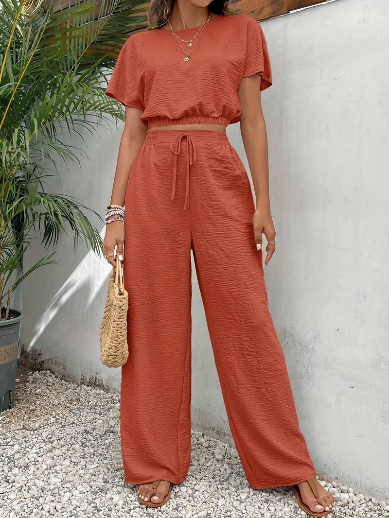 WW | Chic Crop Top T-Shirt und Hochbundhose