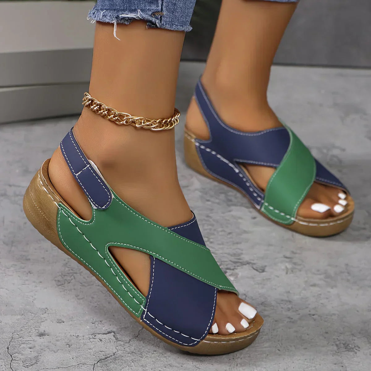 WW | Damenschuhe mit Kontrastierendem Keilabsatz