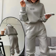 WW | Oslo Damen Set – Zweiteiliges Set aus Kapuzenpullover und Sweatpants für lässigen Stil und maximalen Komfort.