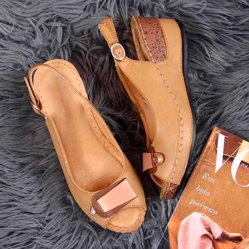 Orthopädische Sandalen mit stützendem Fußbett