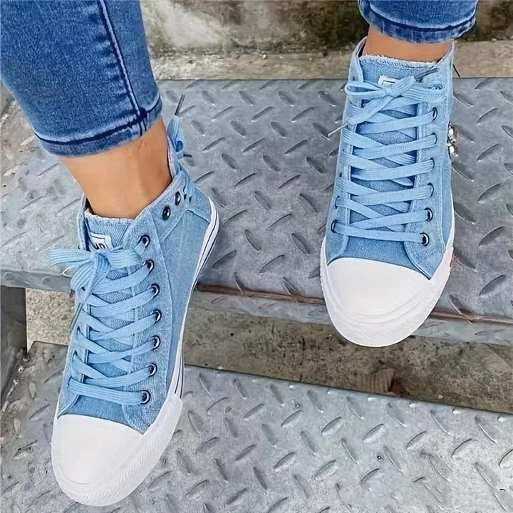 W&W Mode | Urban Sneaker Look mit Jeans und Reißverschluss