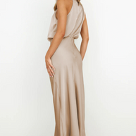 WW | Elegantes Midikleid Mit Asymmetrischem Rundhalsausschnitt