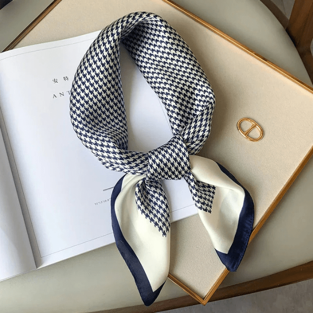 WW | Elegante Seidene Damen Schal Weicher Und Raffinierter Touch