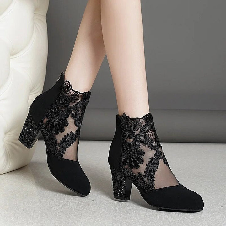 W&W Mode - Sandalen mit Spitzenblumen