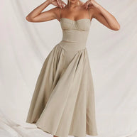 WW | Taillenformendes Sommerkleid