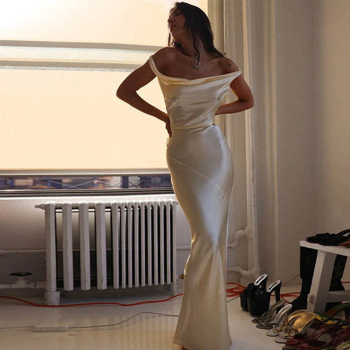 W&W Mode | Elegantes Kleid mit Wasserfallausschnitt im Meerjungfrauenstil