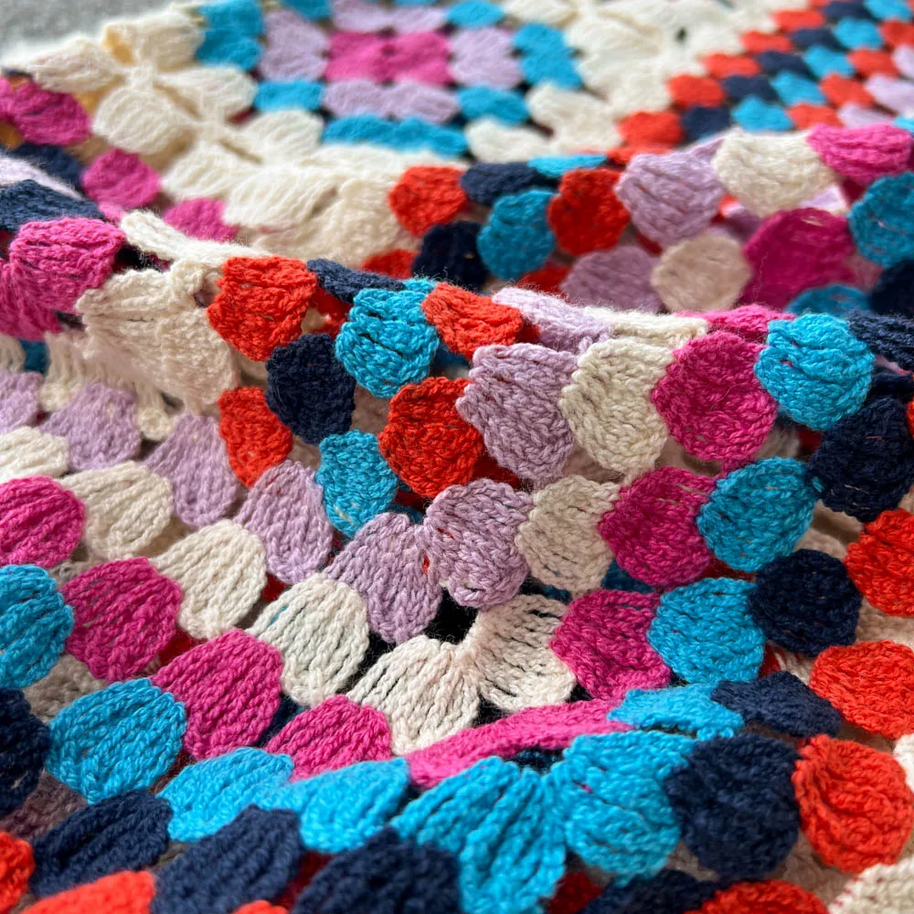 WW | Gehäkelte Lange Granny Square Strickjacke