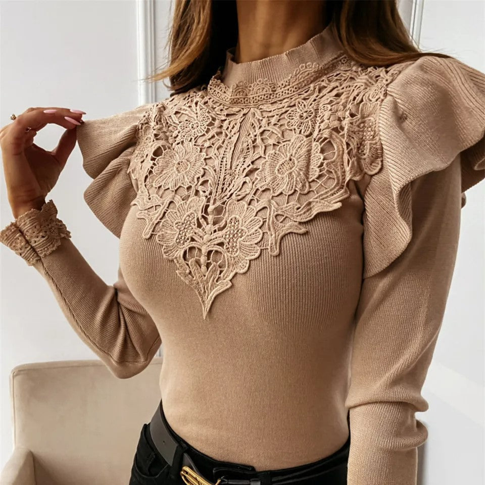 WW | Rollkragenpullover mit Rüschen und Spitzendetails