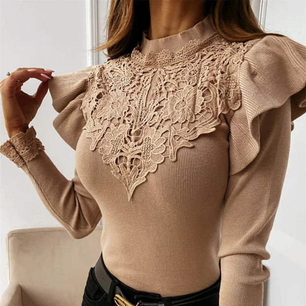 WW | Rollkragenpullover mit Rüschen und Spitzendetails