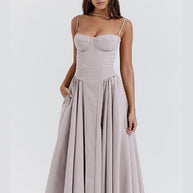WW | Taillenformendes Sommerkleid