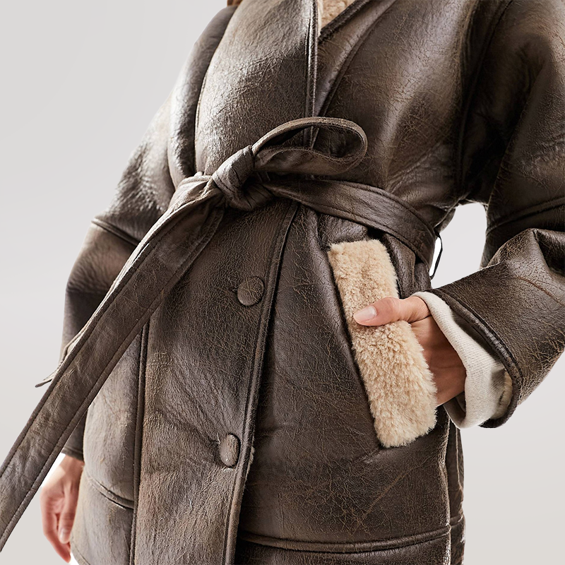 WW | Sherpa-Gefütterte Kunstlederjacke mit Gürtel