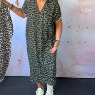 WW | Kurzärmliges Kleid mit Leopardenmuster und V-Ausschnitt