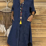 WW | Jeans Midi-Kleid mit Umgeschlagenen Ärmeln und Brusttasche.