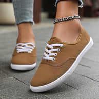 WW | Bequeme Niedrige Canvas Sneakers in Weiß
