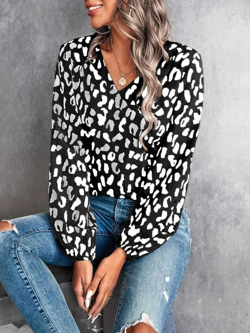 WW | Bluse mit V-Ausschnitt und Leopardenmuster