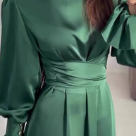 WW | Einfarbiger Rüschensleeve Taillierter Krawatten Slim Fit Maxikleid