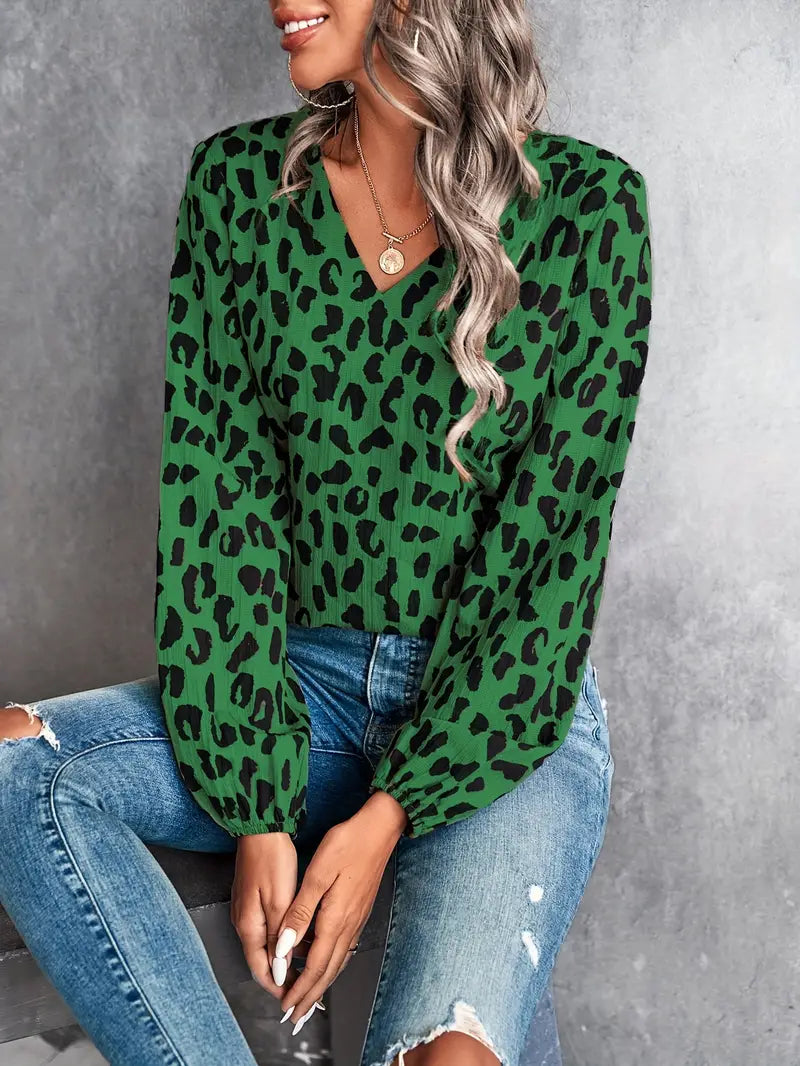 WW | Bluse mit V-Ausschnitt und Leopardenmuster