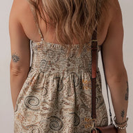 WW | Ärmelloses Pailletten Rundhals Mini Kleid