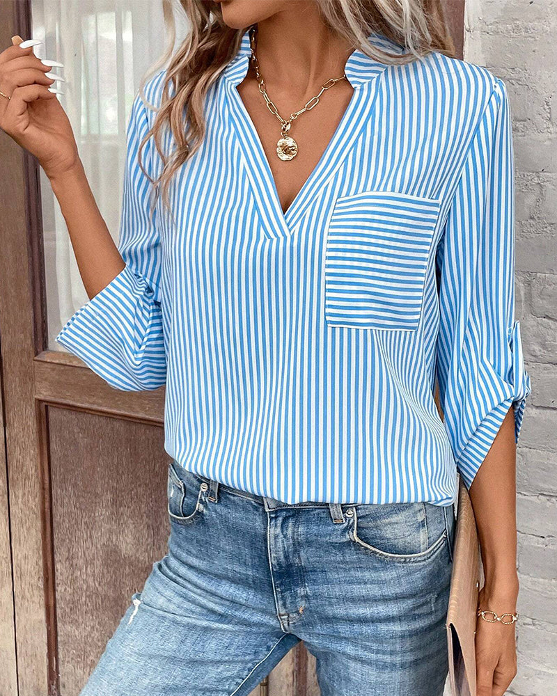 WW | gestreiftes Shirt mit V-Ausschnitt und Brusttasche