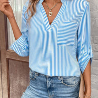WW | gestreiftes Shirt mit V-Ausschnitt und Brusttasche